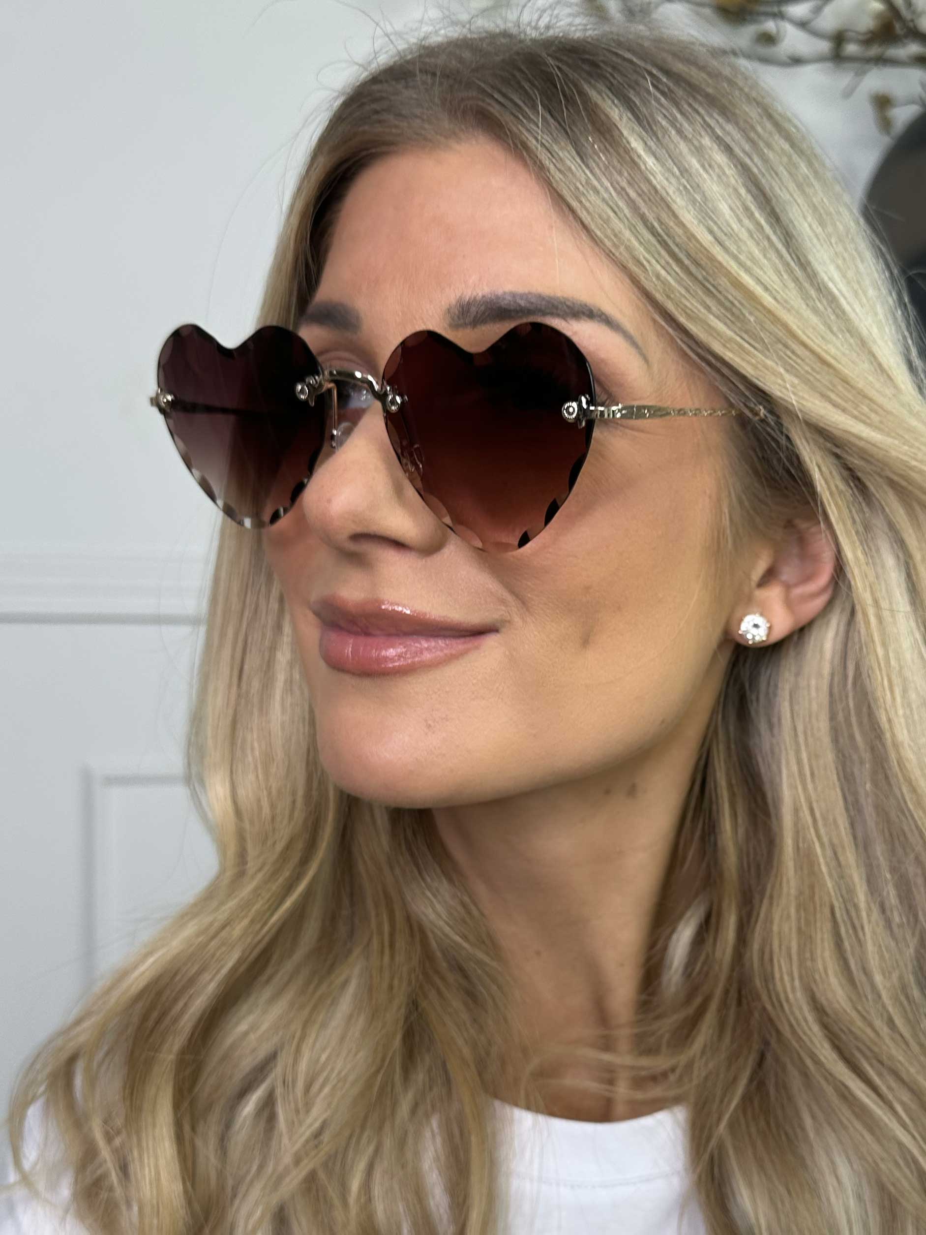 Emmas - Solglasögon med hjärtformad färgad lins